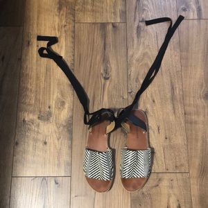 Gently worn LUCKY BRAND sandals size 9m